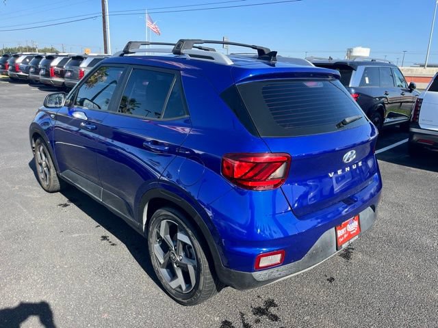 Certified 2021 Hyundai Venue SEL FWD image 4