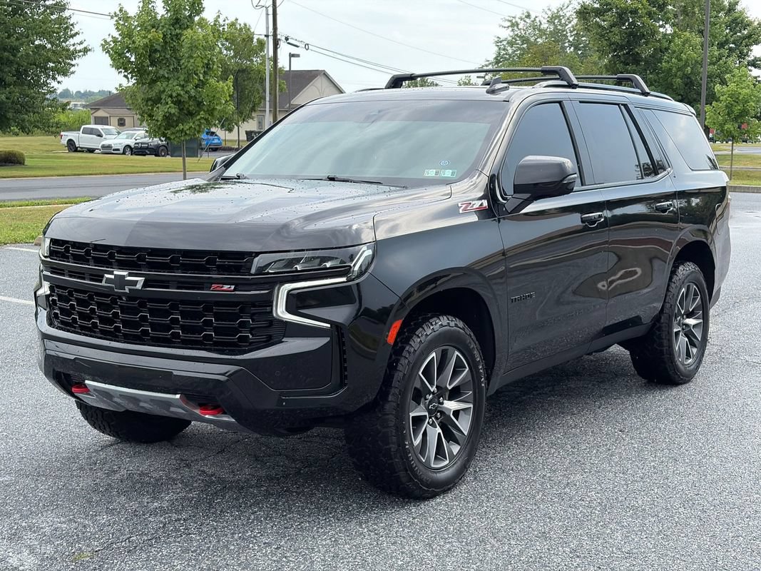 Used 2023 Chevrolet Tahoe Z71 w/ Luxury Package AWD/4WD image 3