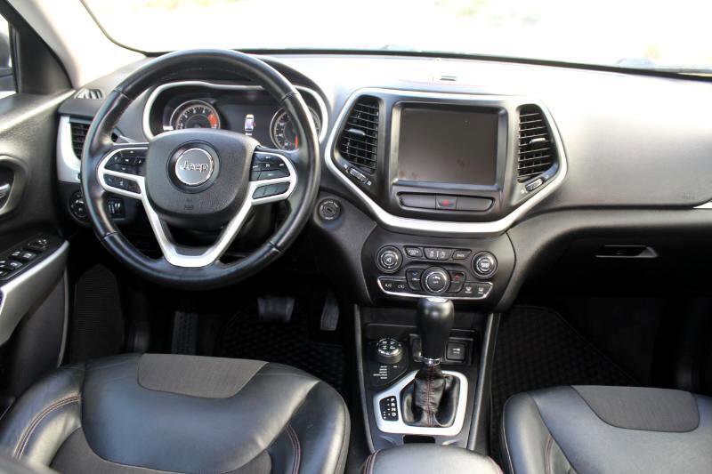 Used 2017 Jeep Cherokee Trailhawk image 17