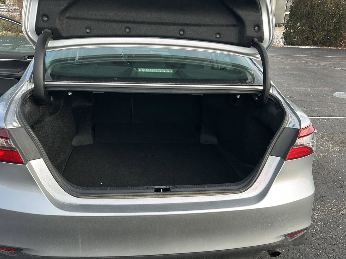 Used 2024 Toyota Camry LE image 19