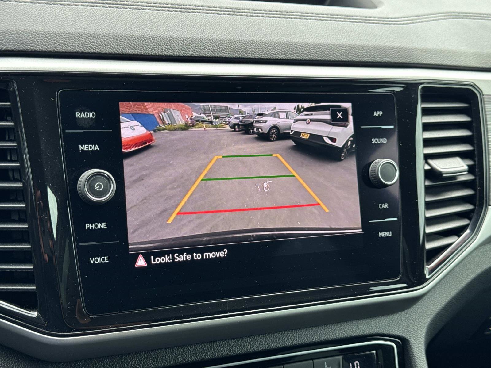 Certified 2022 Volkswagen Atlas Cross Sport SE FWD image 27