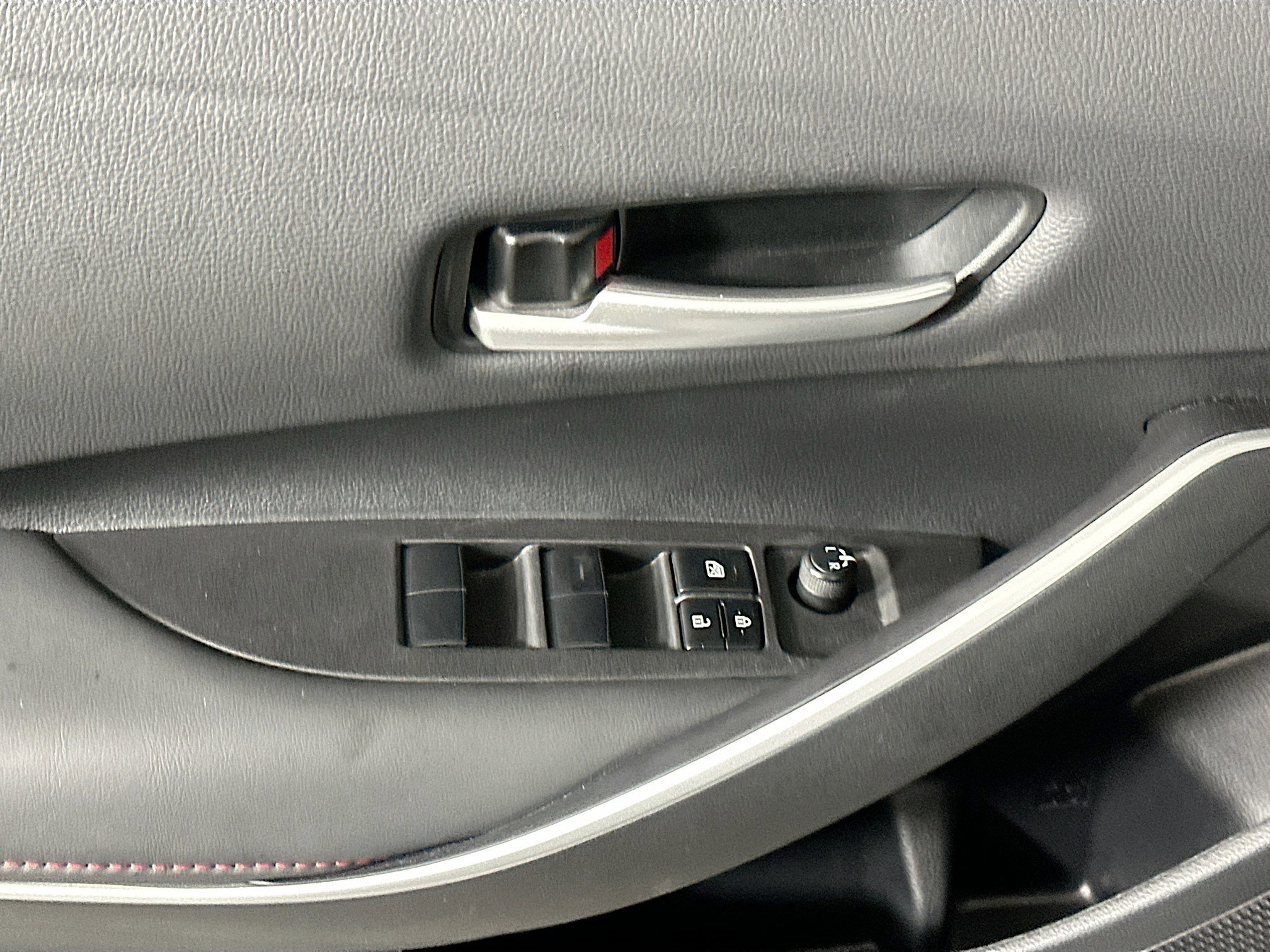 Used 2024 Toyota Corolla SE FWD image 15