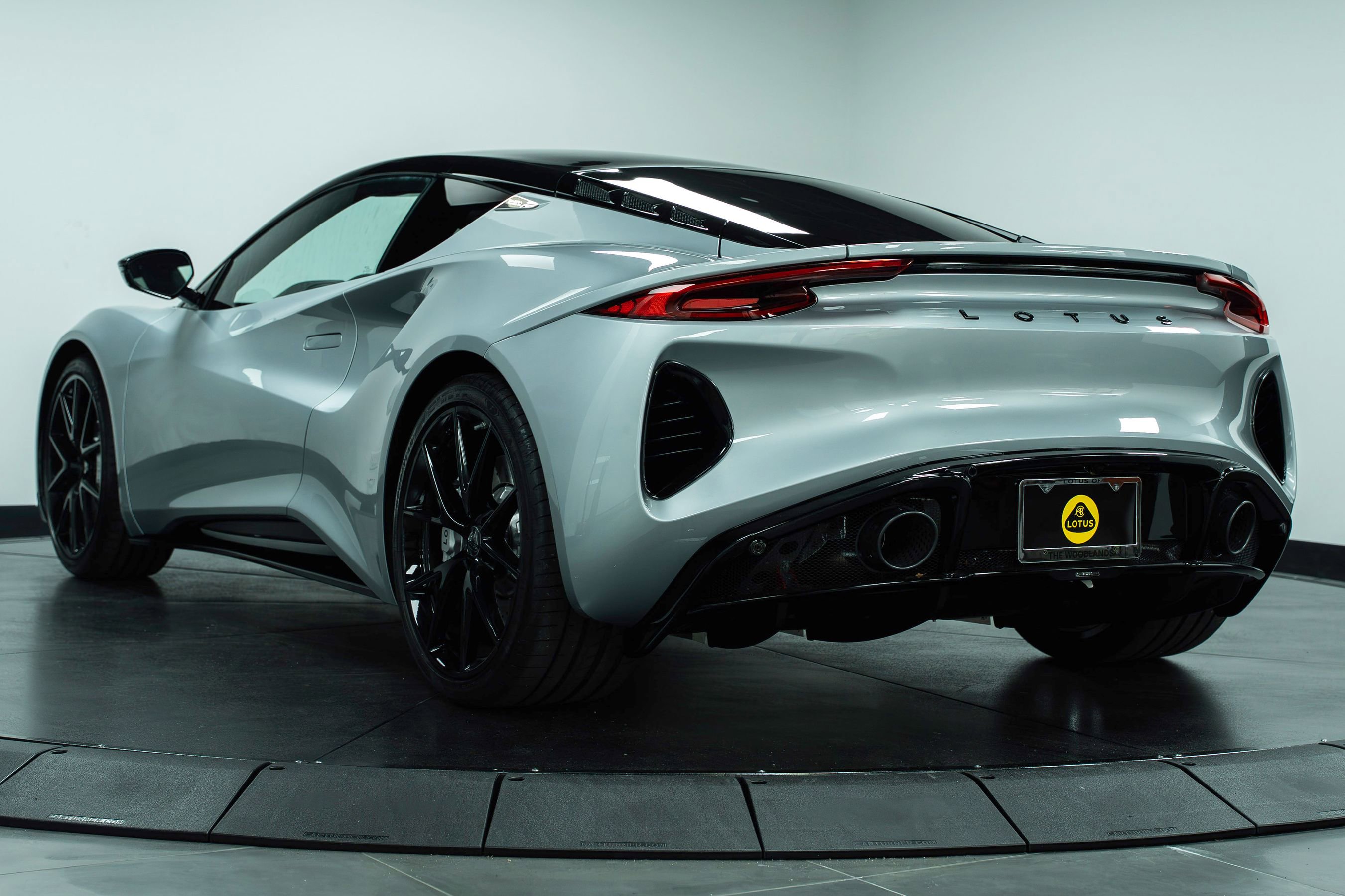 New 2026 Lotus Emira SE RWD image 41