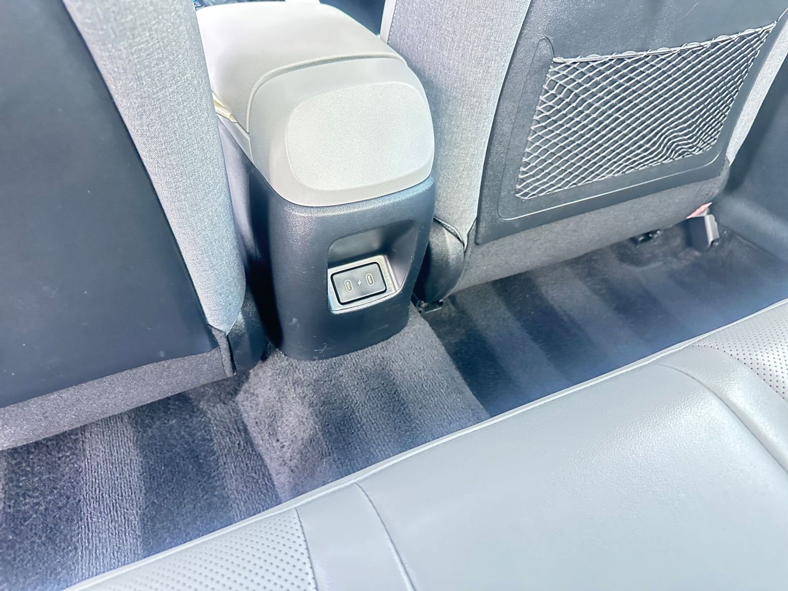 Used 2025 Hyundai Elantra Limited image 25