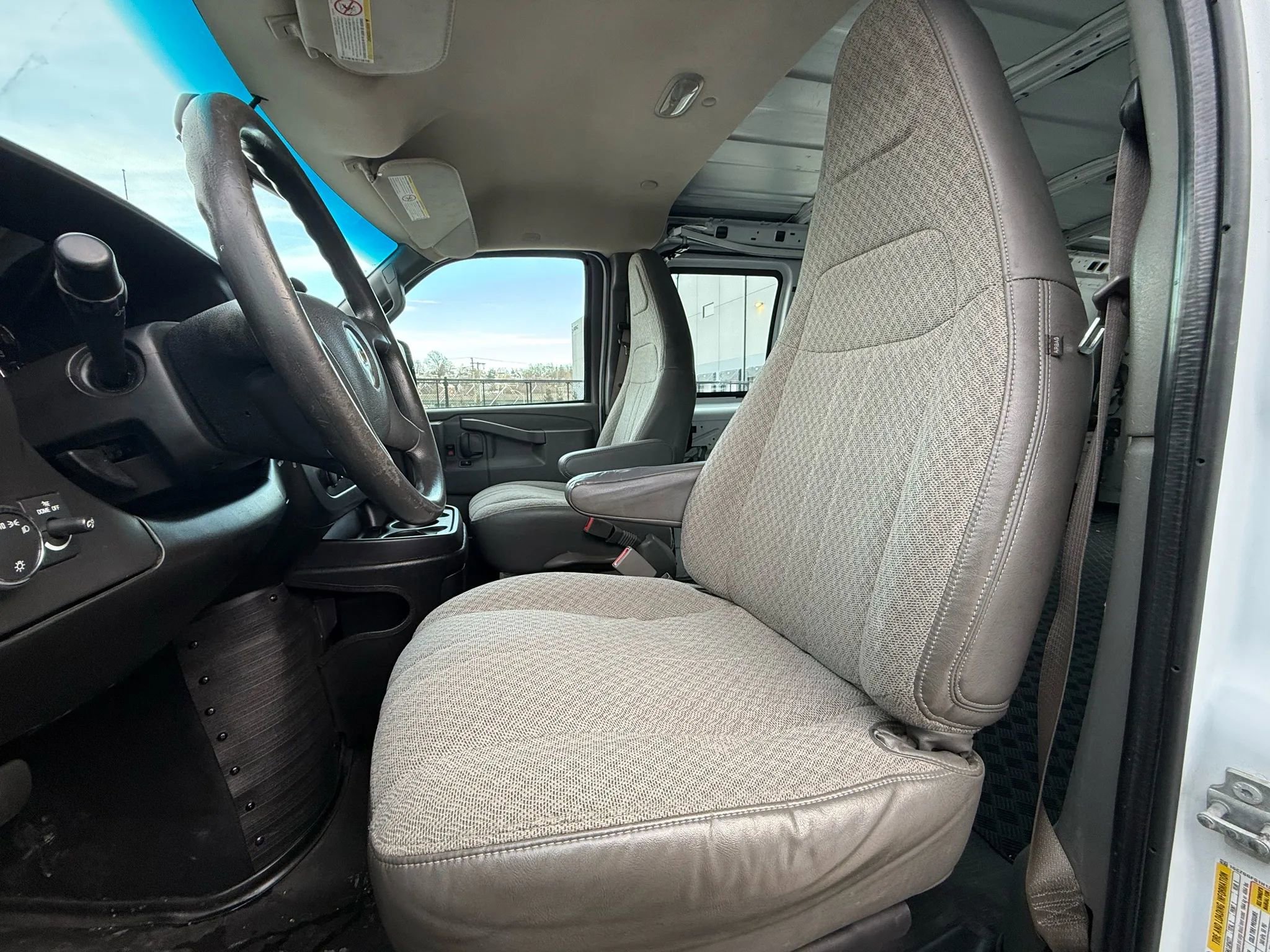 Used 2017 Chevrolet Express 3500 image 17