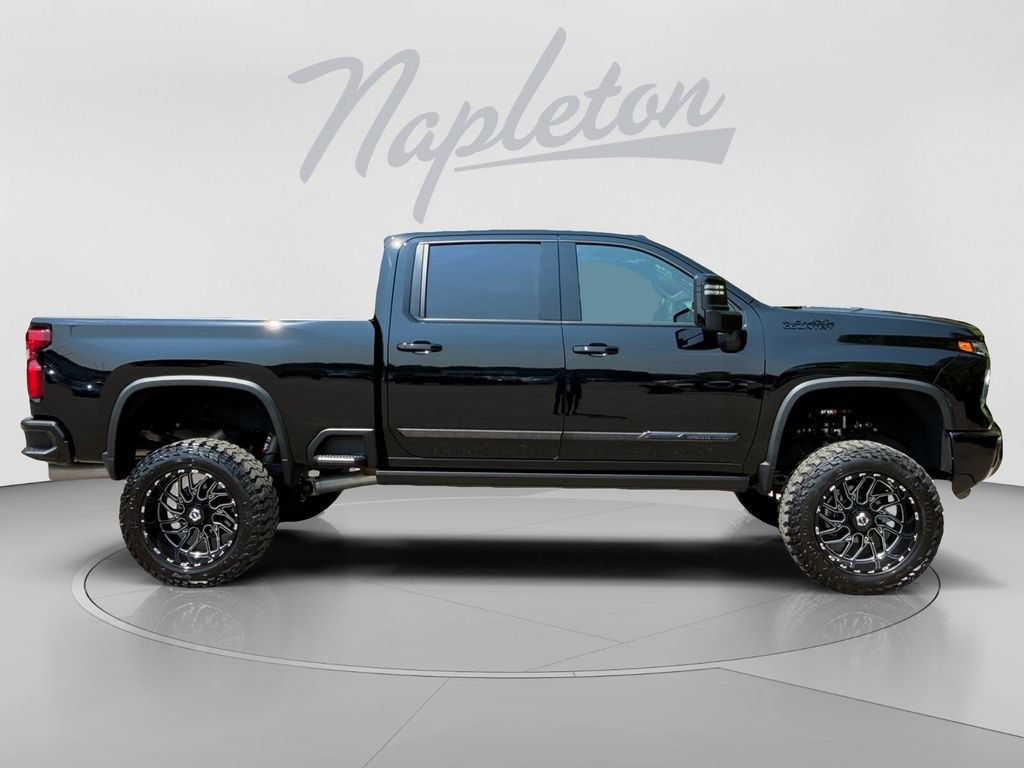 Used 2024 Chevrolet Silverado 3500 High Country w/ High Country Premium Package AWD/4WD image 7