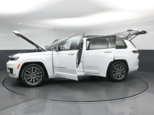 Used 2023 Jeep Grand Cherokee L Summit AWD/4WD image 57