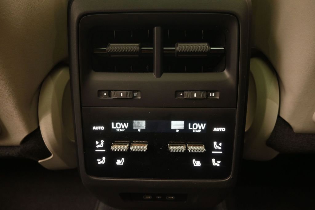 Certified 2024 Porsche Macan Turbo Electric AWD/4WD image 23
