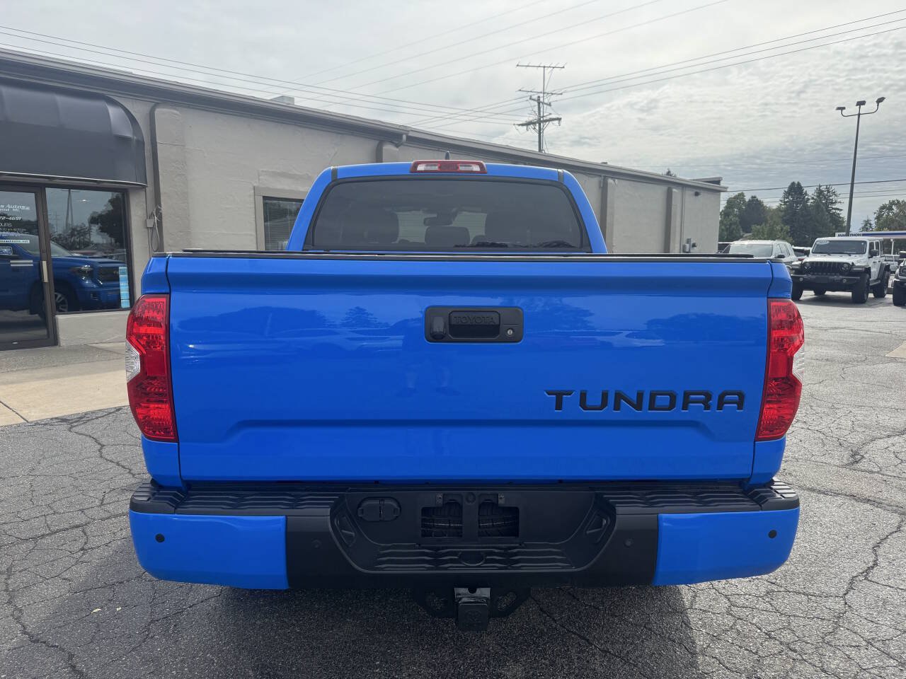 Used 2021 Toyota Tundra SR5 AWD/4WD image 4
