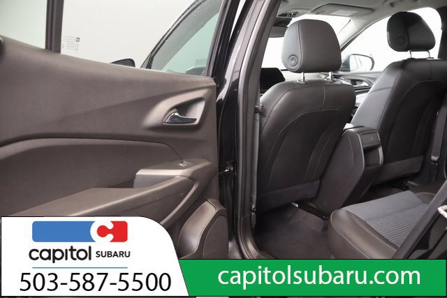 Used 2025 Chevrolet Trax LT FWD image 28