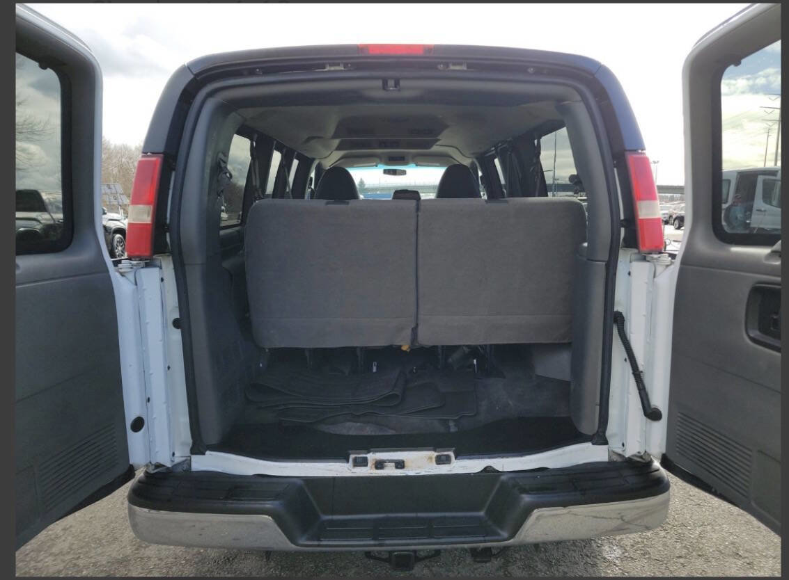 Used 2013 Chevrolet Express 2500 LT w/ LT Preferred Equipment Group image 9