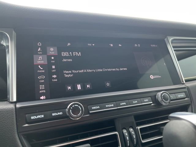 Used 2021 Porsche Macan S image 28