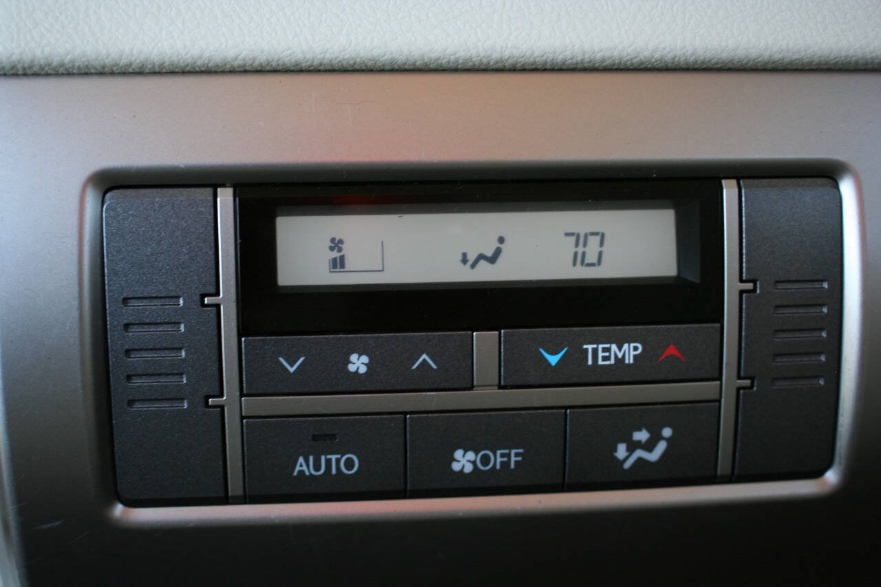 Used 2013 Lexus GX 460 w/ Convenience Pkg AWD/4WD image 28