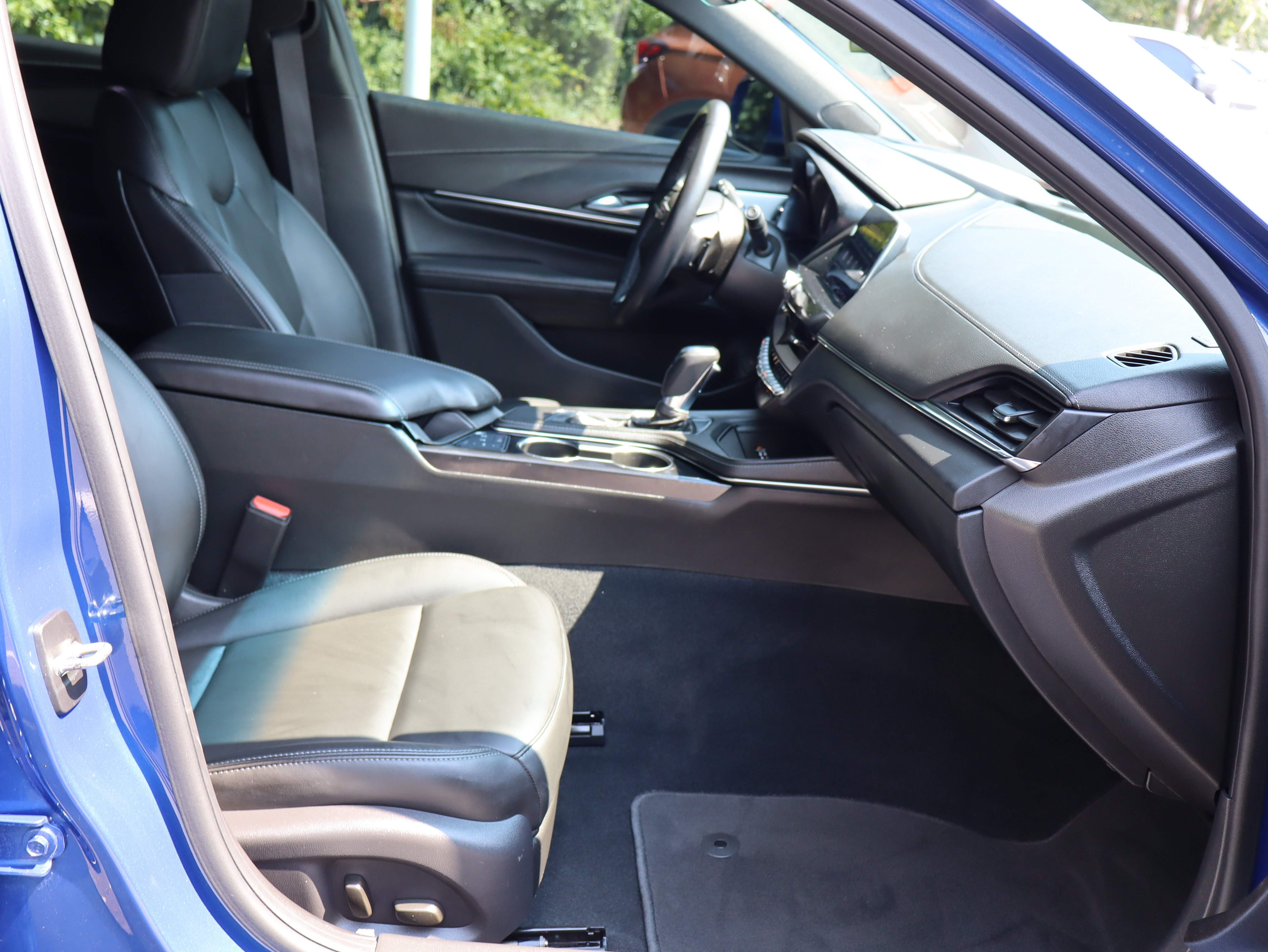 Certified 2024 Cadillac CT4 Luxury w/ Sun And Sound Package AWD/4WD image 27