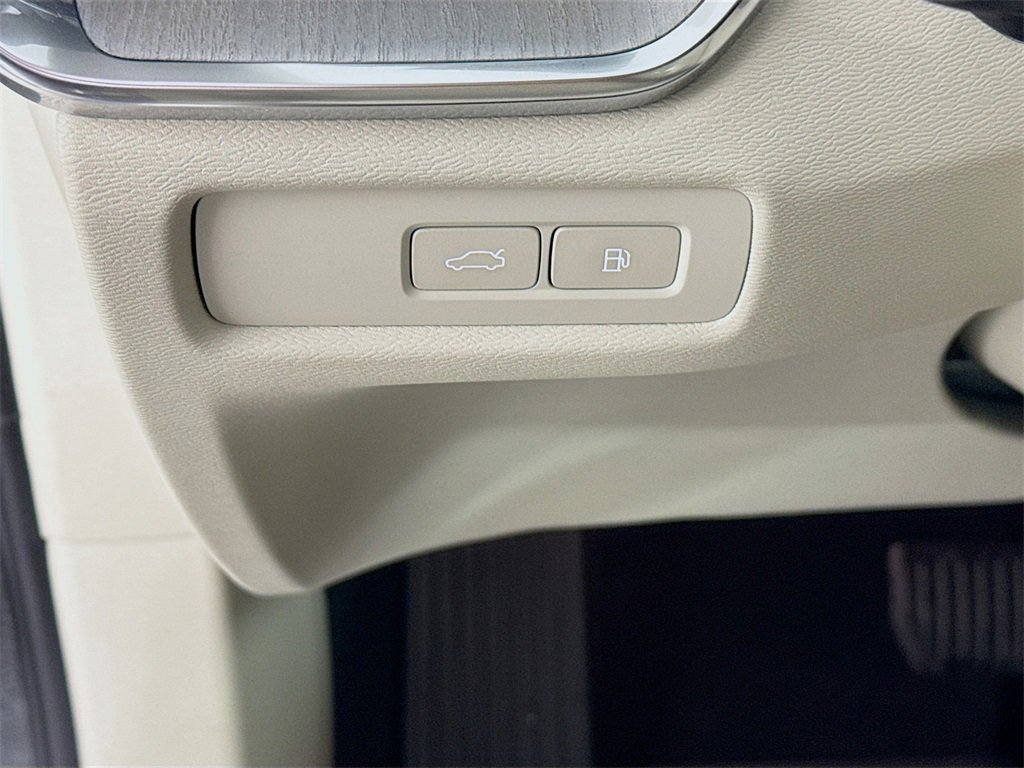 Used 2024 Volvo S60 T8 Ultimate w/ Climate Package image 11