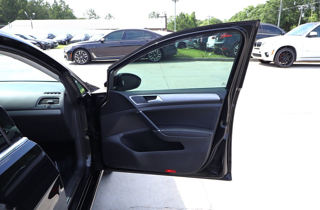 Used 2015 Volkswagen Golf TDI S FWD image 28