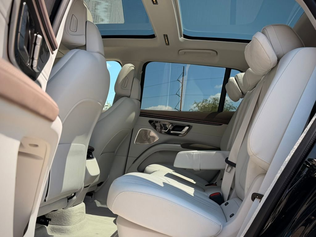 Used 2023 Mercedes-Benz EQS 580 4MATIC SUV image 20
