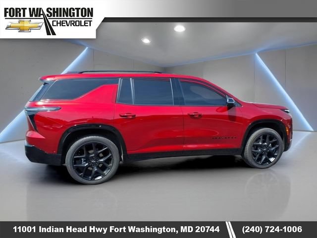 Used 2025 Chevrolet Traverse RS w/ LPO, Floor Liner Package FWD image 2