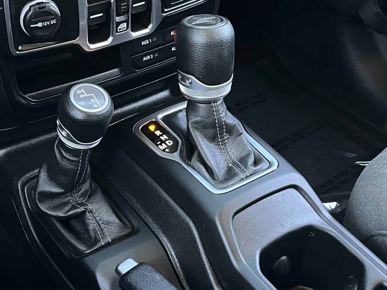 Used 2024 Jeep Gladiator Sport AWD/4WD image 17