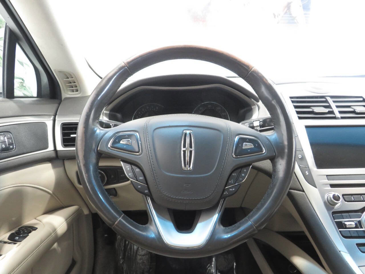Used 2017 Lincoln MKZ Premiere FWD image 15
