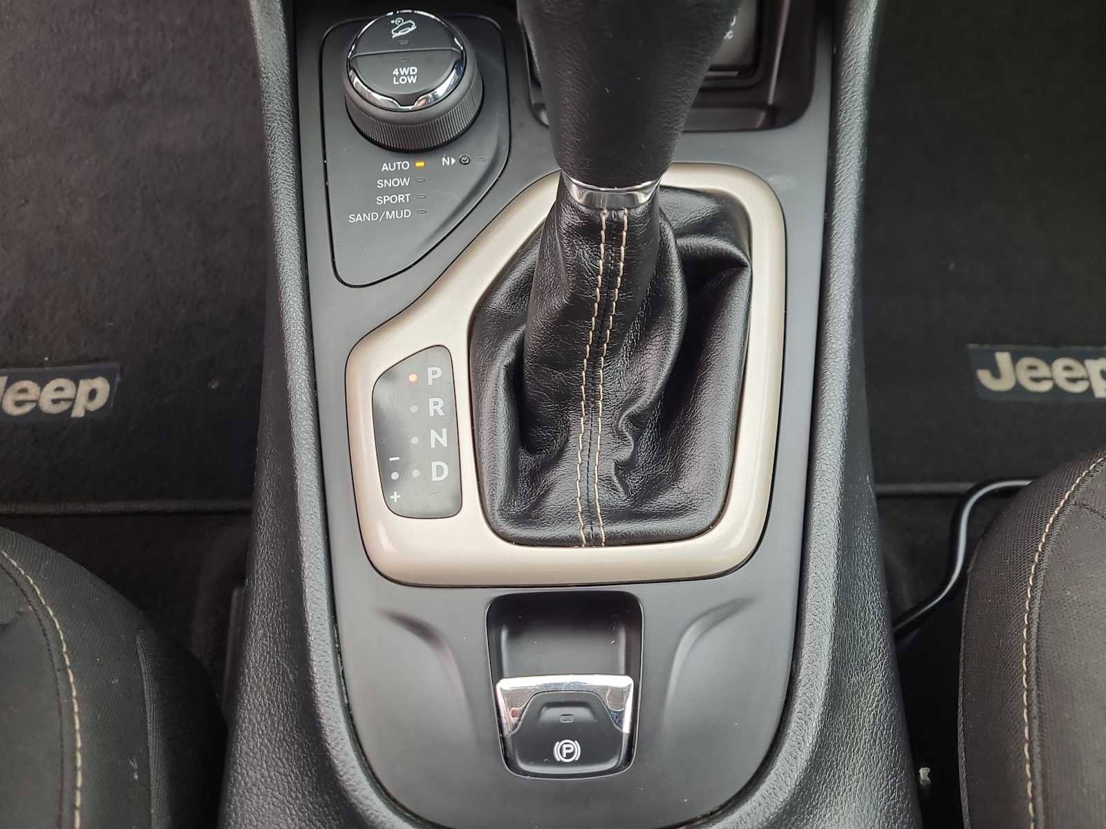 Used 2016 Jeep Cherokee Latitude image 25