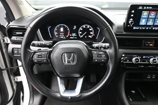 Certified 2024 Honda Pilot Touring image 27