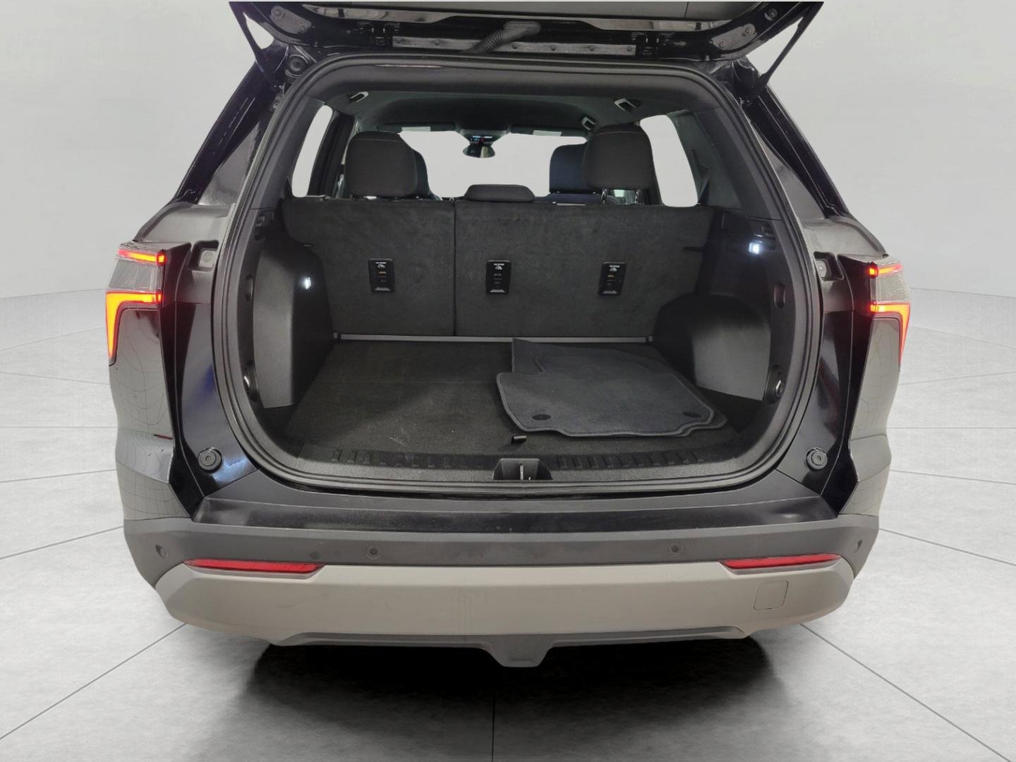 Used 2025 Chevrolet Equinox LT AWD/4WD image 15
