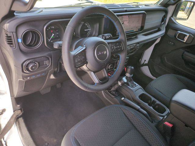 Certified 2025 Jeep Wrangler Unlimited Rubicon 4xe w/ Convenience Group AWD/4WD image 10