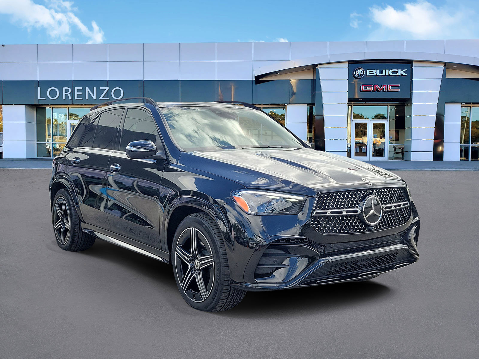 Used 2025 Mercedes-Benz GLE 580 4MATIC image 3