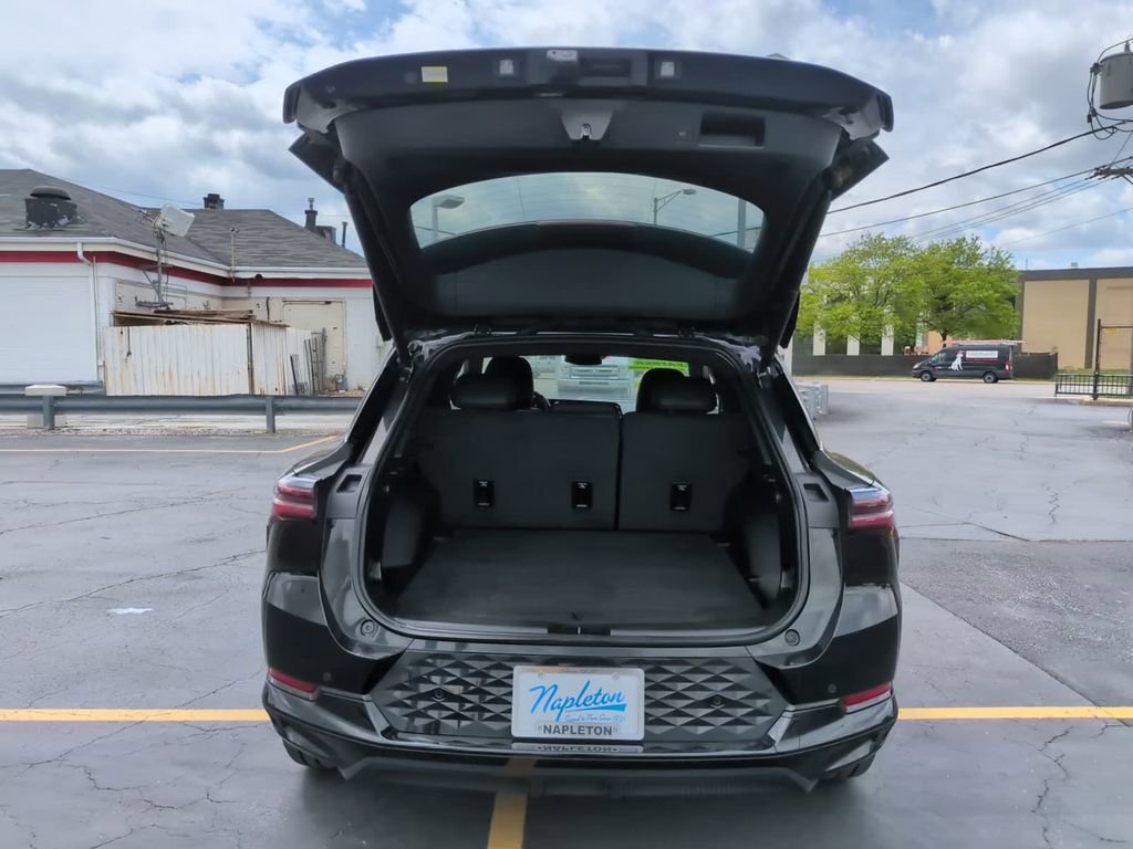 Used 2024 Chevrolet Equinox EV RS FWD image 15