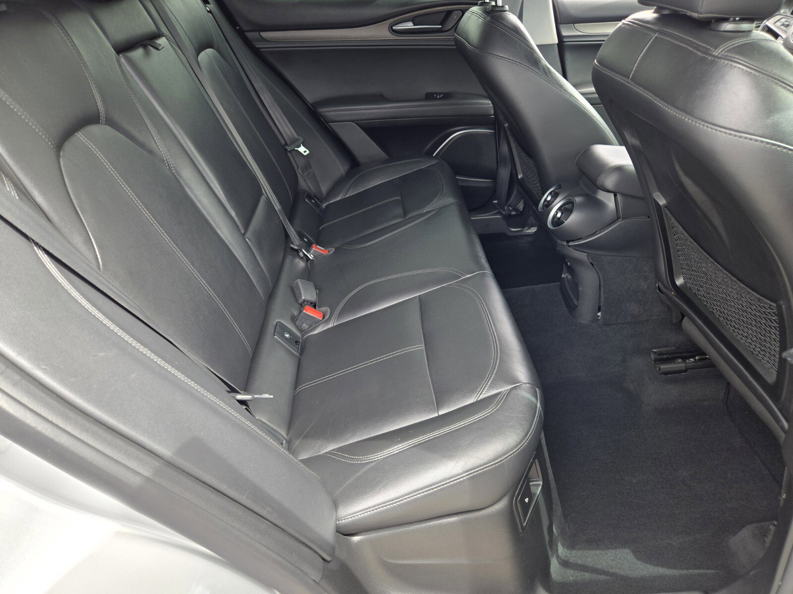 Used 2018 Alfa Romeo Stelvio Ti AWD/4WD image 14