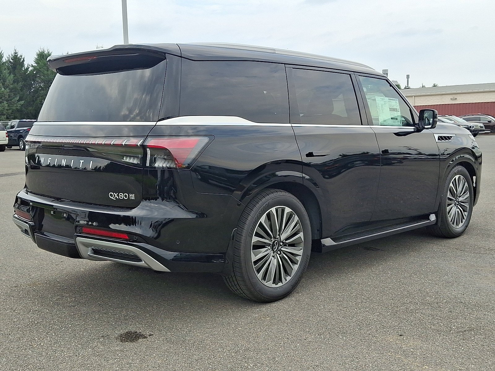 New 2027 INFINITI QX80 Luxe w/ Cargo Package AWD/4WD image 4