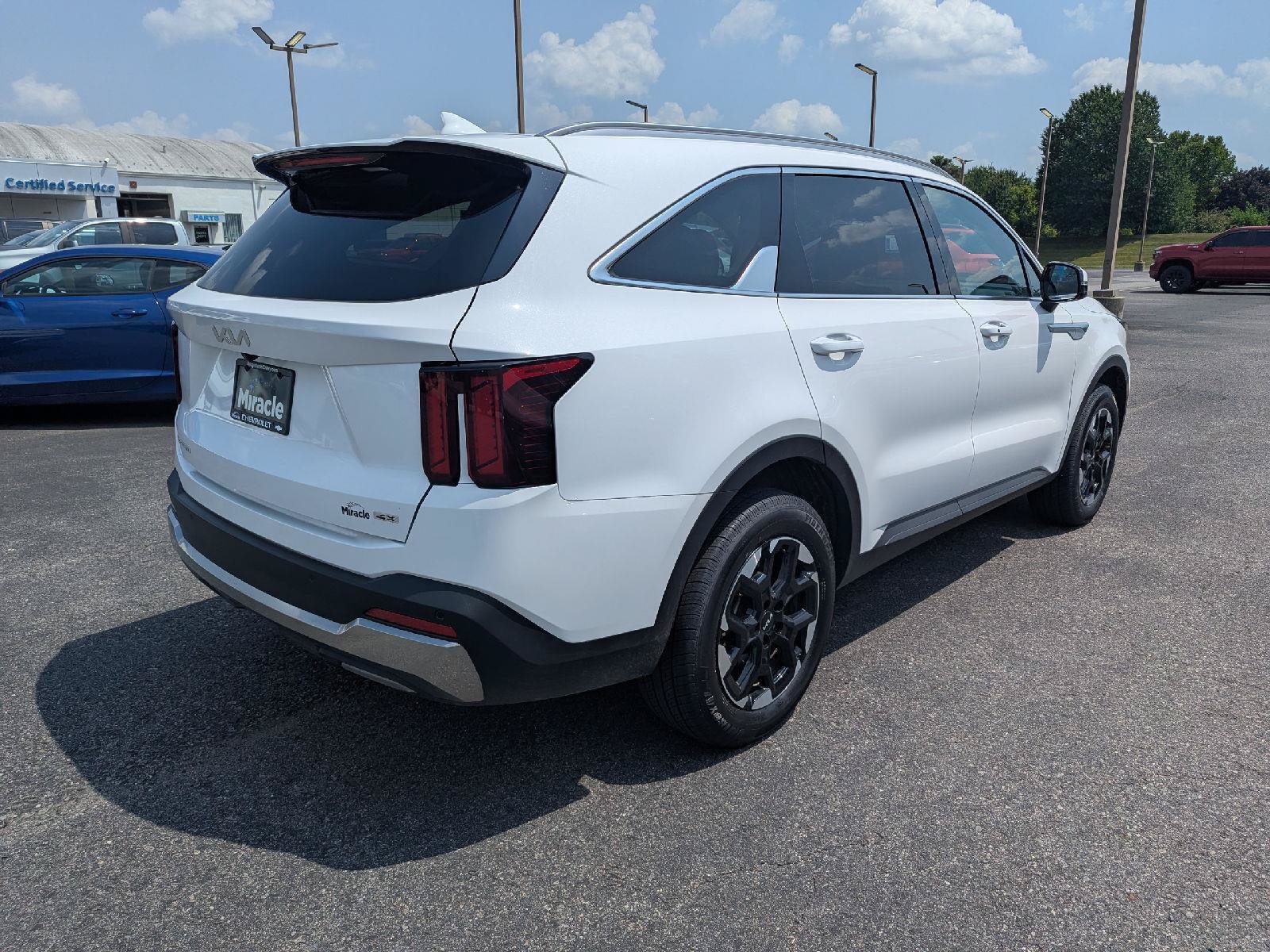 Used 2025 Kia Sorento S w/ Panoramic Sunroof Package AWD/4WD image 7