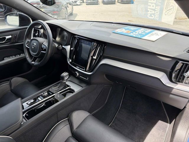 Used 2020 Volvo S60 T5 R-Design image 18