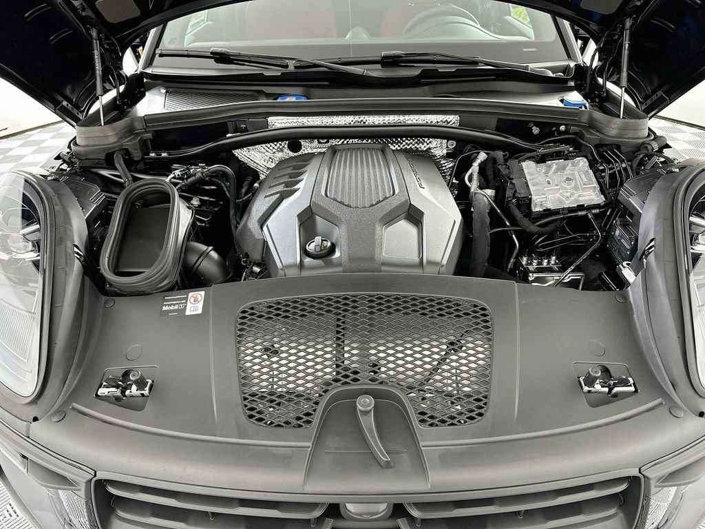 New 2026 Porsche Macan AWD/4WD image 32