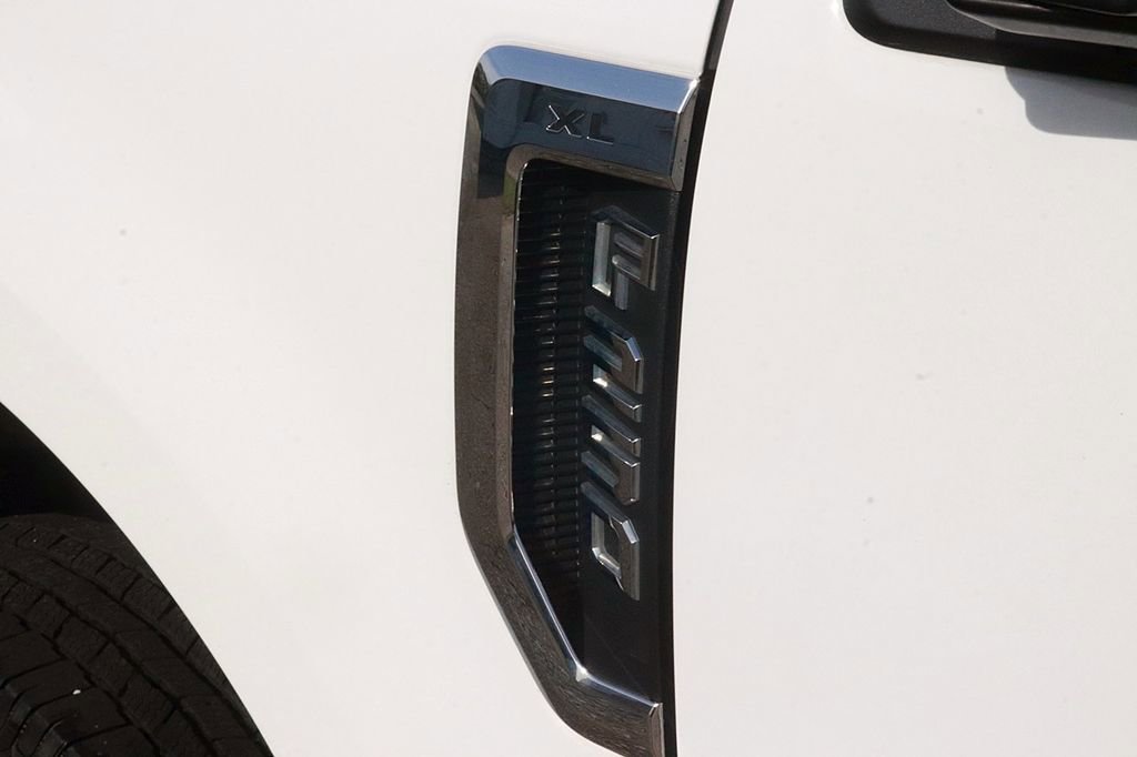 Used 2022 Ford F250 XL w/ Power Equipment Group image 11