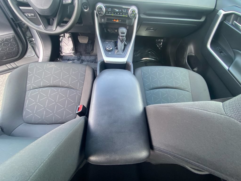 Used 2024 Toyota RAV4 XLE AWD/4WD image 11