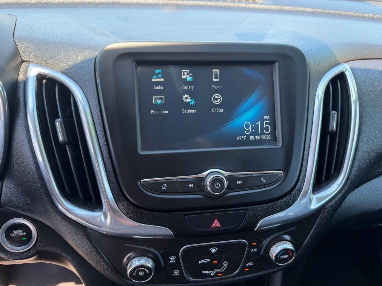 Used 2018 Chevrolet Equinox LT FWD image 11