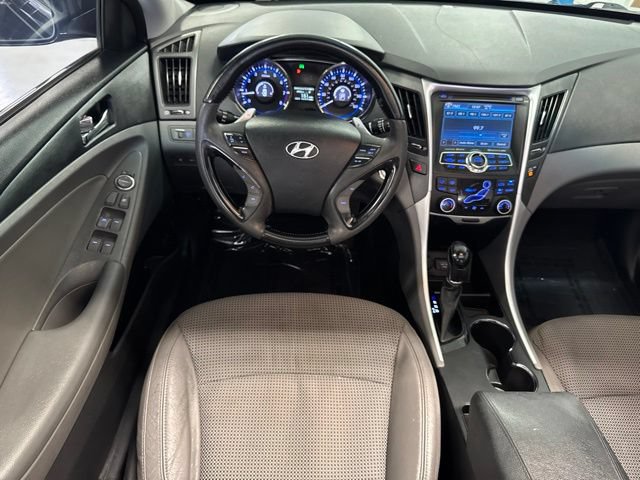 Used 2012 Hyundai Sonata SE w/ Navigation & Sunroof Pkg FWD image 4