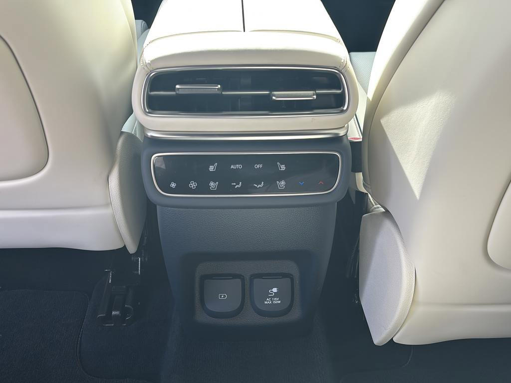 Certified 2025 Genesis GV80 3.5T Prestige AWD/4WD image 40