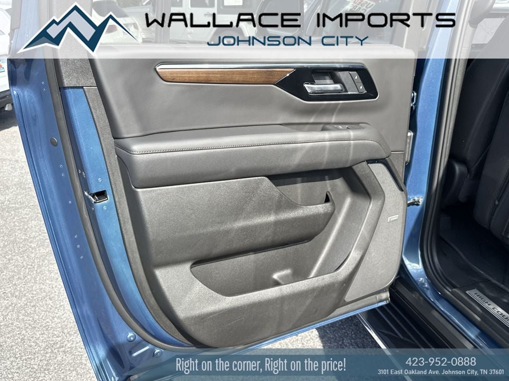 Used 2025 Chevrolet Suburban High Country w/ Sun And Tow Package AWD/4WD image 36