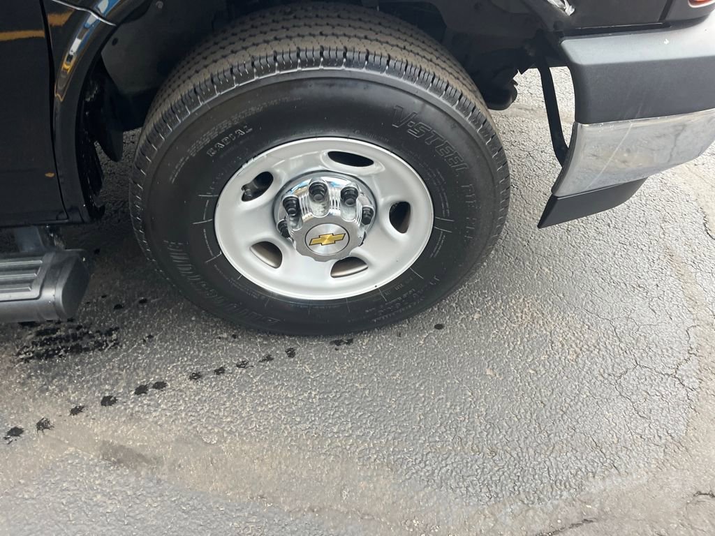 Used 2024 Chevrolet Express 2500 LT w/ LT Preferred Equipment Group image 28