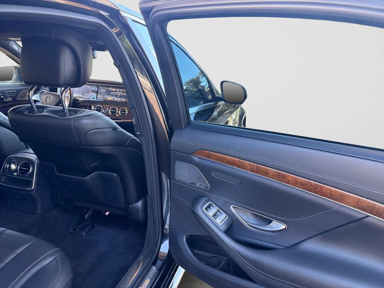 Used 2016 Mercedes-Benz S 550 4MATIC Sedan image 17