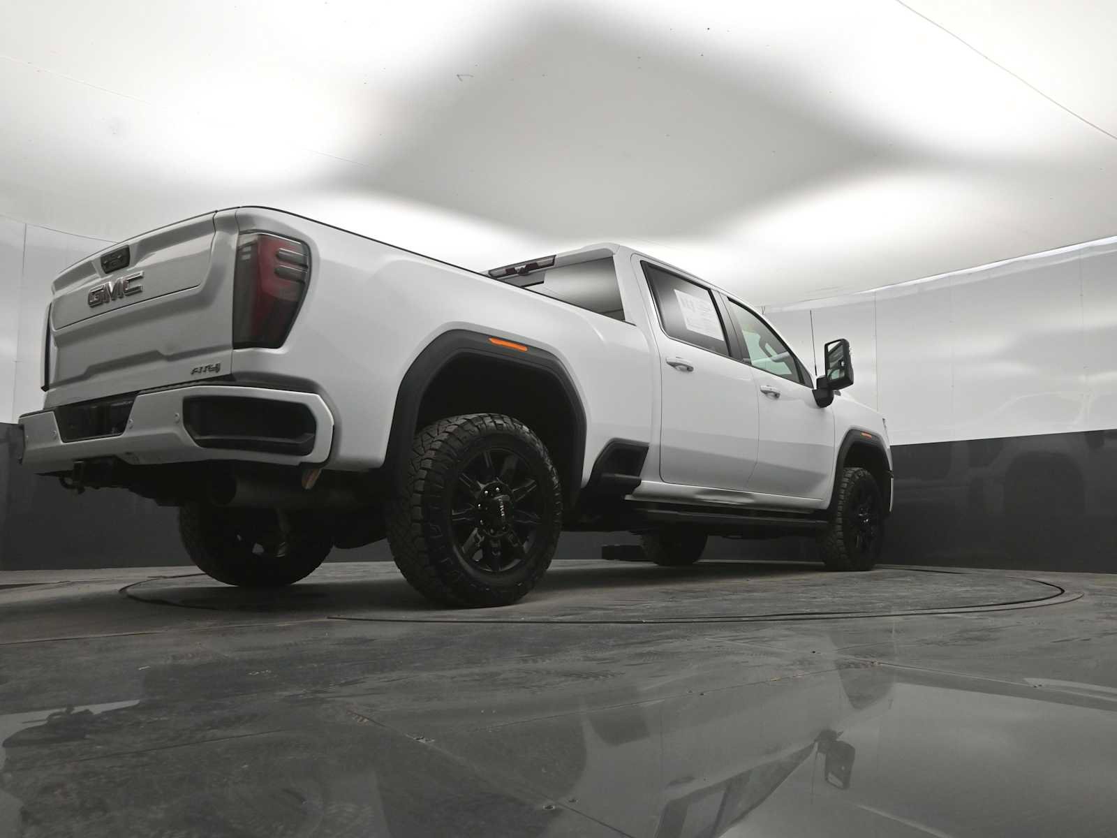 Used 2024 GMC Sierra 2500 AT4 w/ AT4 Premium Plus Package AWD/4WD image 41