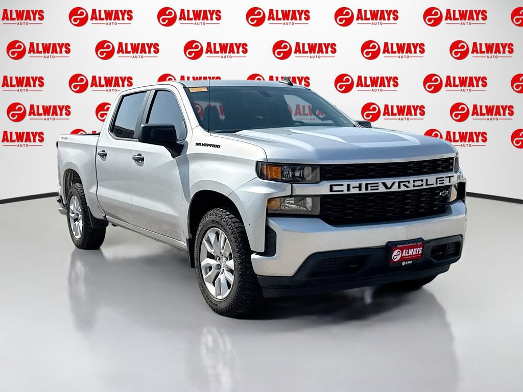 Used 2020 Chevrolet Silverado 1500 Custom w/ Custom Value Package AWD/4WD image 3