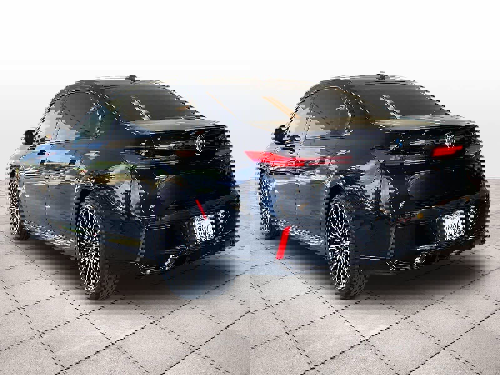 Used 2025 BMW 740i w/ Premium Package image 14