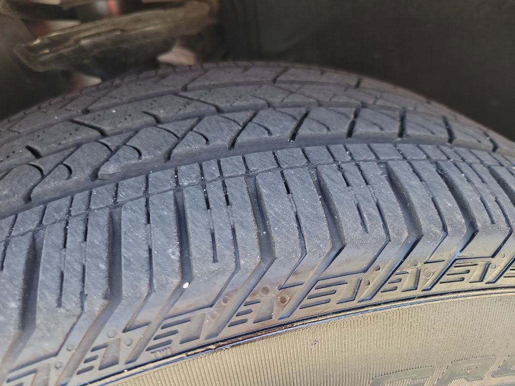 Used 2024 Volkswagen Atlas Cross Sport SEL Premium R-Line image 40