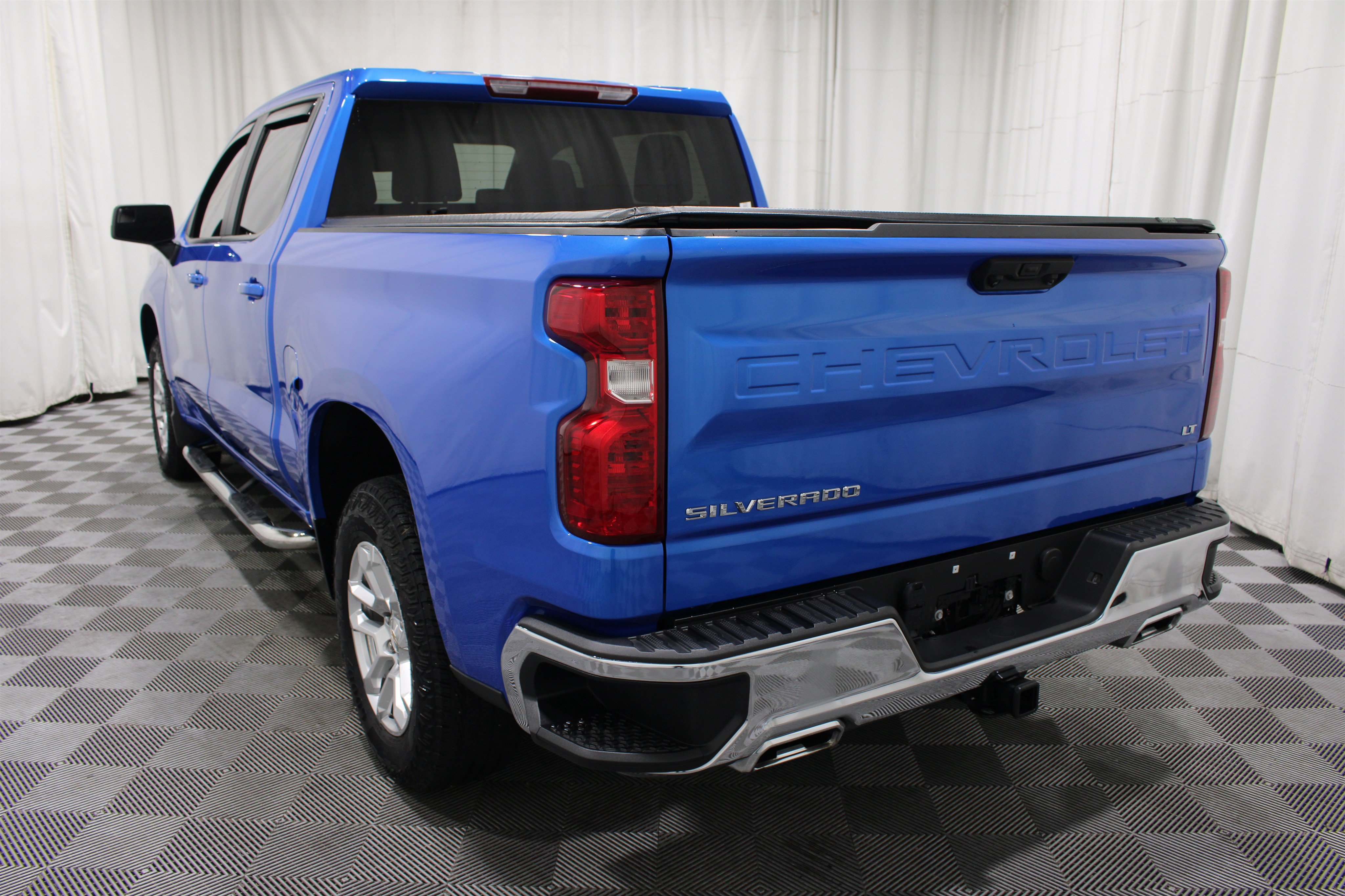 Used 2025 Chevrolet Silverado 1500 LT AWD/4WD image 33
