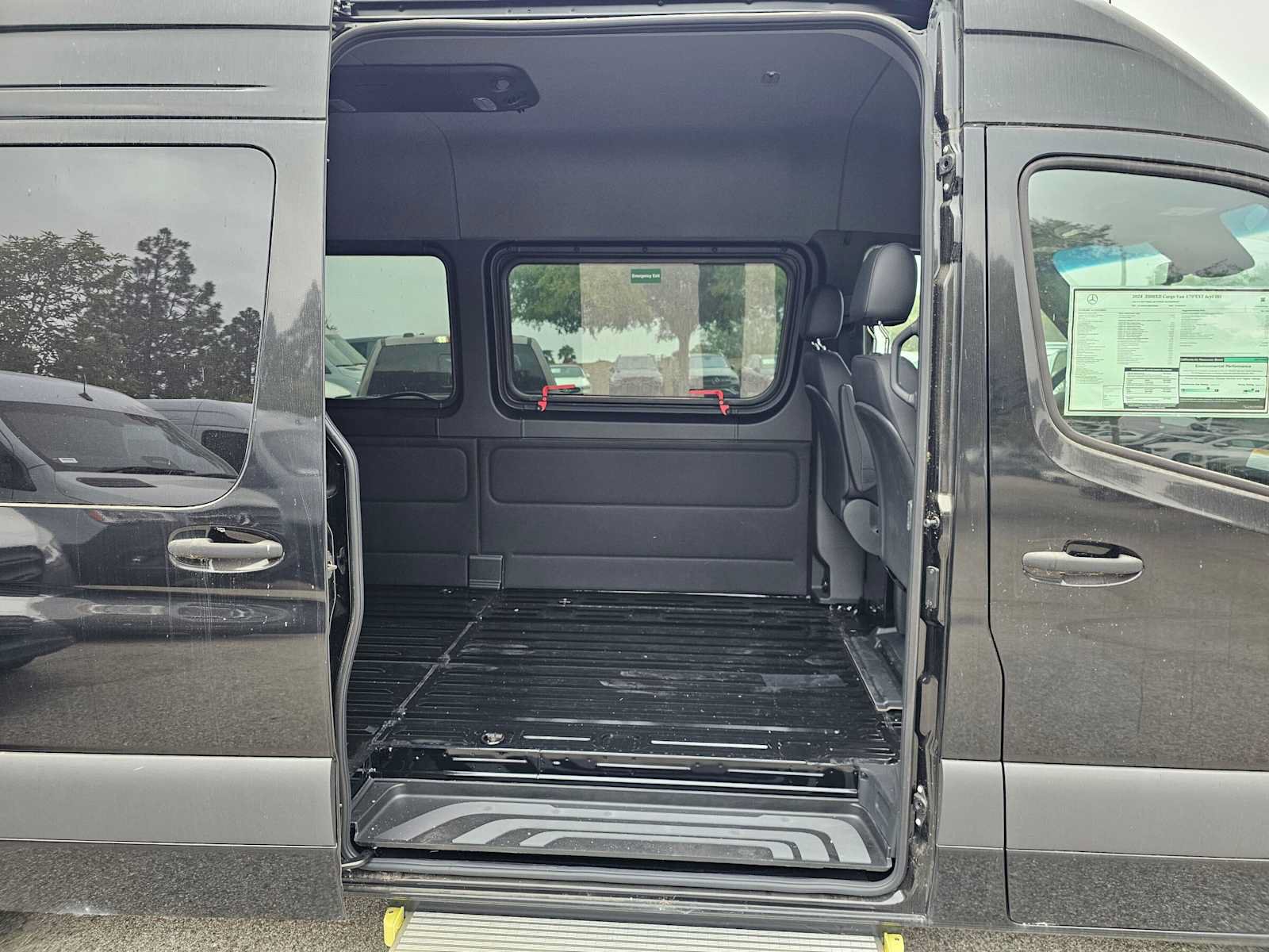 Used 2024 Mercedes-Benz Sprinter 3500 image 8