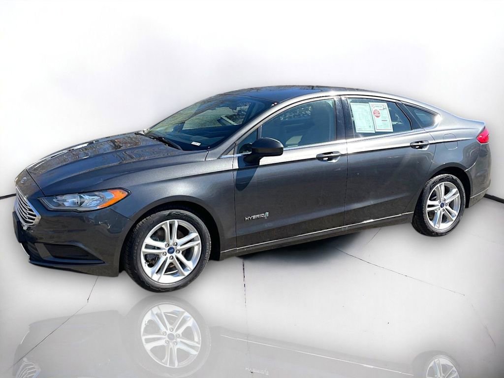 Used 2018 Ford Fusion S image 2